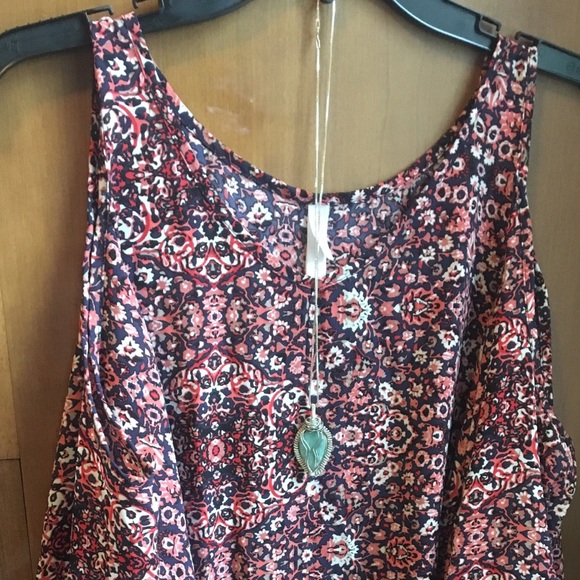 Cold shoulder blouse - Picture 5 of 6